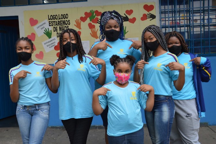 Projeto propõe identificação das escolas nos uniformes da rede municipal