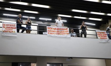 MANIFESTO CONTRA MAUS-TRATOS DE ANIMAIS OCORRIDO NA ÚLTIMA REUNIÃO PLENÁRIA FOI PROMOVIDO PELO VEREADOR LÉO DA ACADEMIA