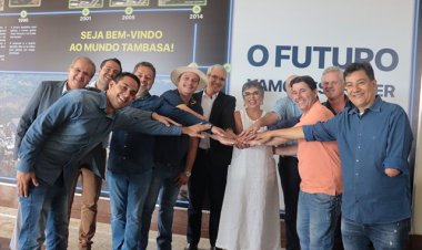Vereadores comemoram o desenvolvimento econômico de Contagem em visita à Tambasa