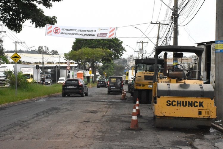 Obras do Programa Asfalto Novo na av. David Sarnoff, Cidade Industrial, são iniciadas