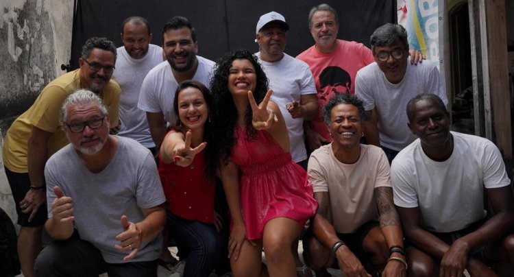 Carnaval no Trio Longe do Fio reúne marchinhas, samba e disco music  Terça-feira de Carnaval em Teixeiras - MG