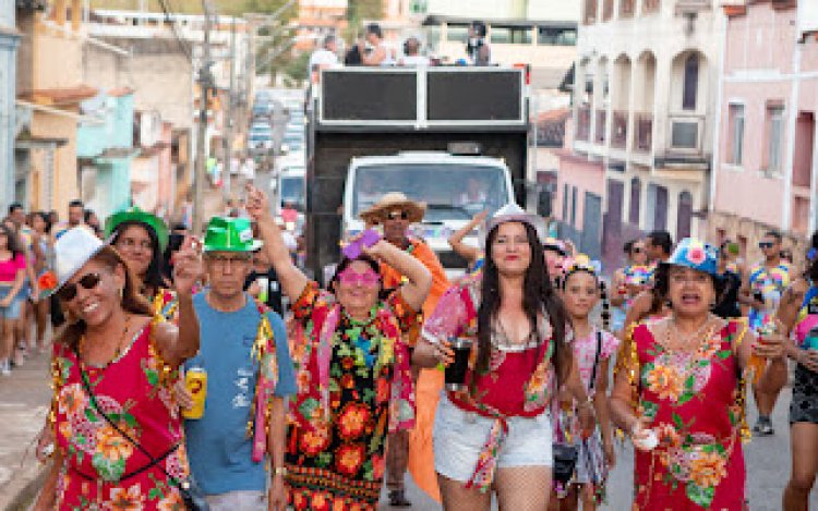 Serginho Silva e banda carnavalesca levaram a folia ao  interior de Minas