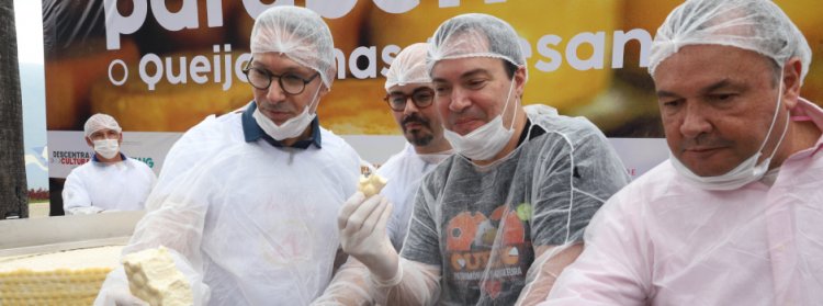 Com maior queijo do mundo, Governo de Minas encerra homenagens aos Modos de Fazer o Queijo Minas Artesanal