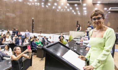 Prefeita Marília Campos toma posse na Câmara Municipal para o quarto mandato